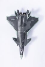 Chengdu J-20 Mighty Dragon 5th-Generation Stealth Fighter 1:72 Model - Image 3