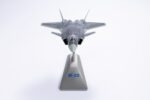 Chengdu J-20 Mighty Dragon 5th-Generation Stealth Fighter 1:72 Model - Image 5
