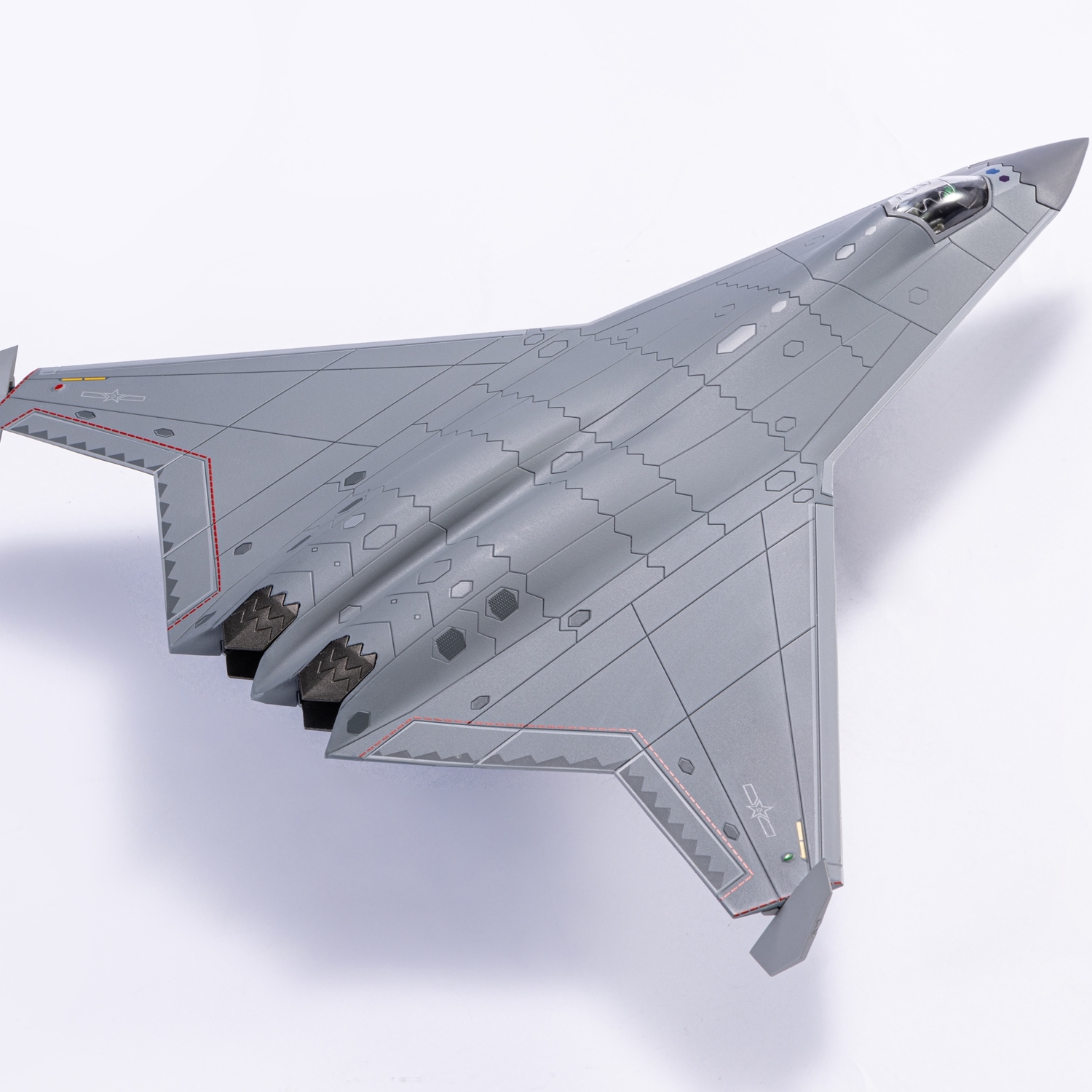 Shenyang J-50 6th-Generation Tailless Stealth Fighter 1:72 Model - Image 1