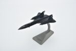 Lockheed SR-71 Blackbird High-Speed Reconnaissance Aircraft Model 1:200 Scale - Image 10