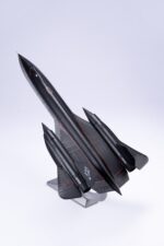 Lockheed SR-71 Blackbird Strategic Reconnaissance Aircraft Model 1:72 Scale - Image 8