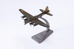 Boeing B-17 Flying Fortress WWII Bomber Model 1:200 Scale - Image 3